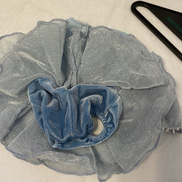 American Girl TODAY - Ice Skating Outfit - Picture 4 of 6